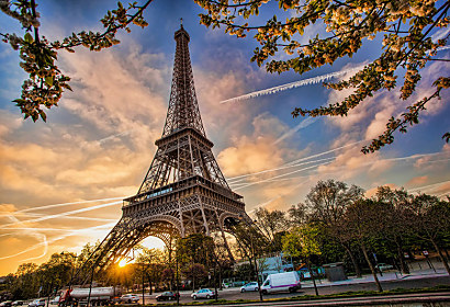 Fototapeta Oblaka nad Eiffelovou veží 24773